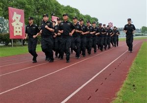 靖江城南派出所五項(xiàng)措施規(guī)范保安服務(wù)市場(chǎng)