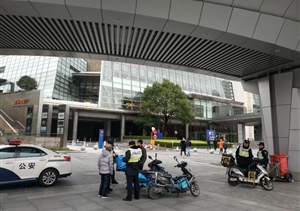 不畏嚴寒 默默堅守 只為保一方平安 ——陸家嘴項目元旦保障紀實