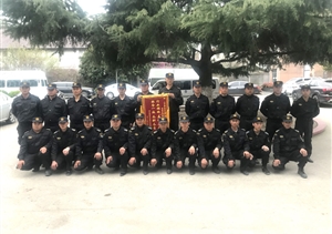 優(yōu)質(zhì)服務(wù)贏贊譽(yù) 真誠感謝送錦旗 ——惠南市容項(xiàng)目收到錦旗